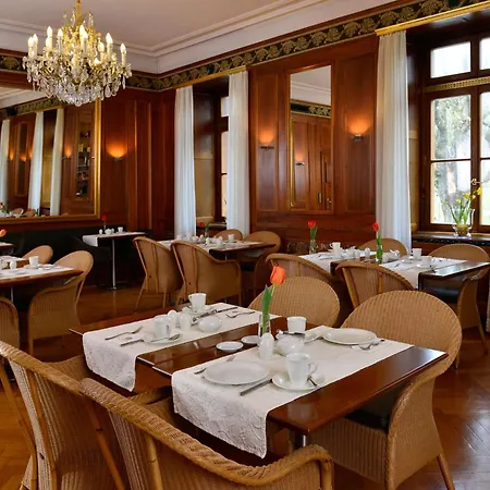 Victoria, Bw Signature Collection