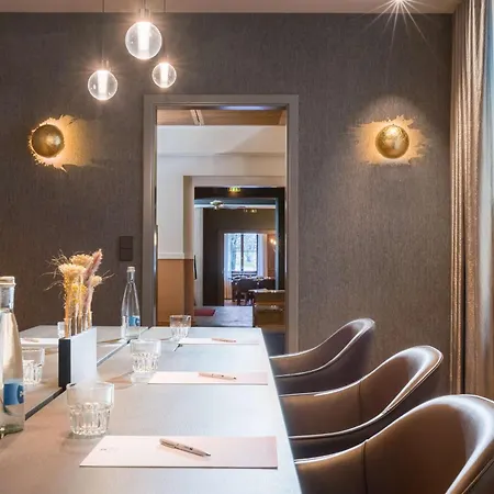 Victoria, Bw Signature Collection