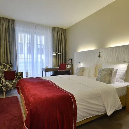 Victoria, Bw Signature Collection