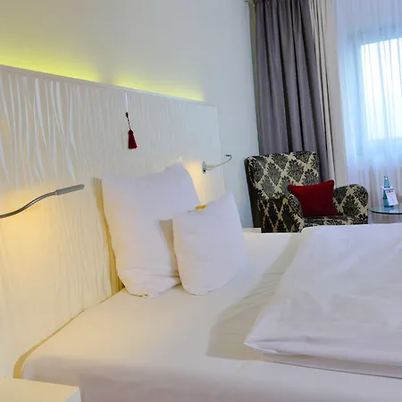 Victoria, Bw Signature Collection 4*