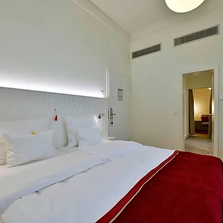 Victoria, Bw Signature Collection Hotel
