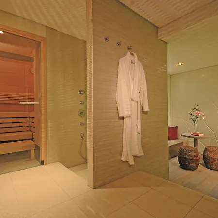 Victoria, Bw Signature Collection Hotel