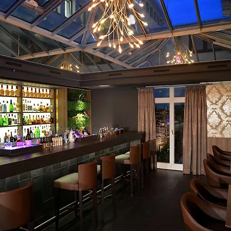 Victoria, Bw Signature Collection Hotel 4*