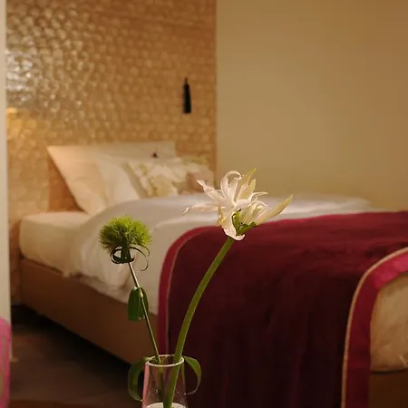 Victoria, Bw Signature Collection