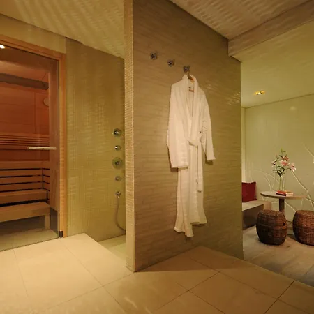 Hotel Victoria, Bw Signature Collection 4*