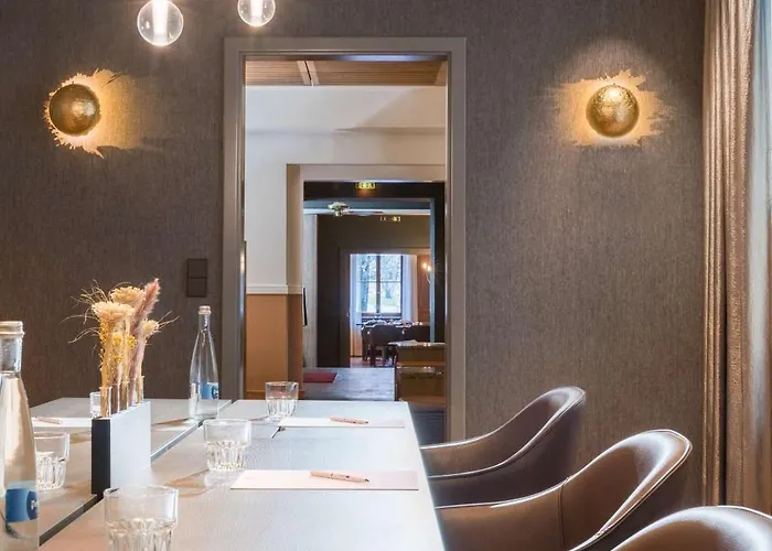 Victoria, Bw Signature Collection