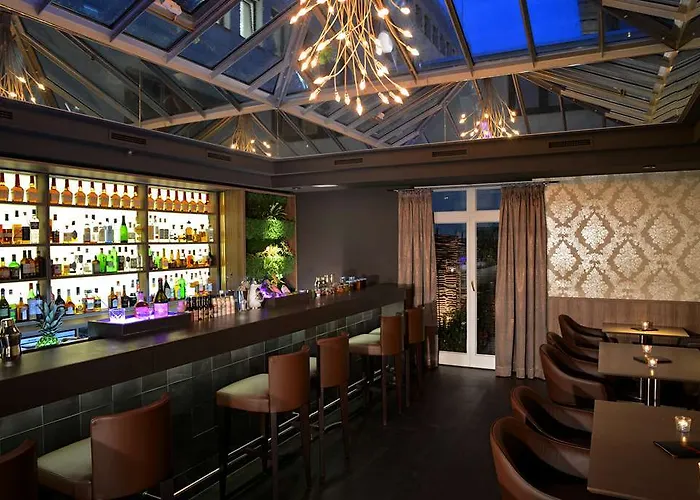 Victoria, Bw Signature Collection Hotel 4*