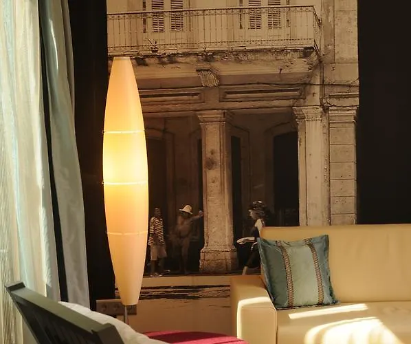 Victoria, Bw Signature Collection 4*