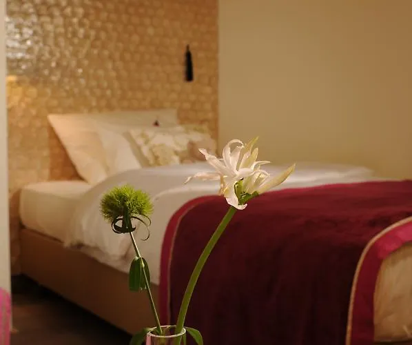 Victoria, Bw Signature Collection