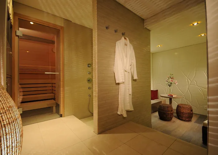 Hotel Victoria, Bw Signature Collection 4*